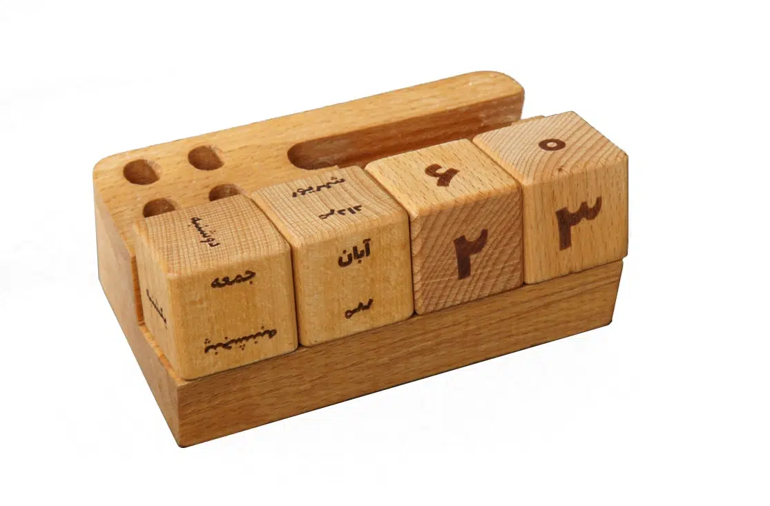 تقویم چوبی مکعب کد TA-IR41105
